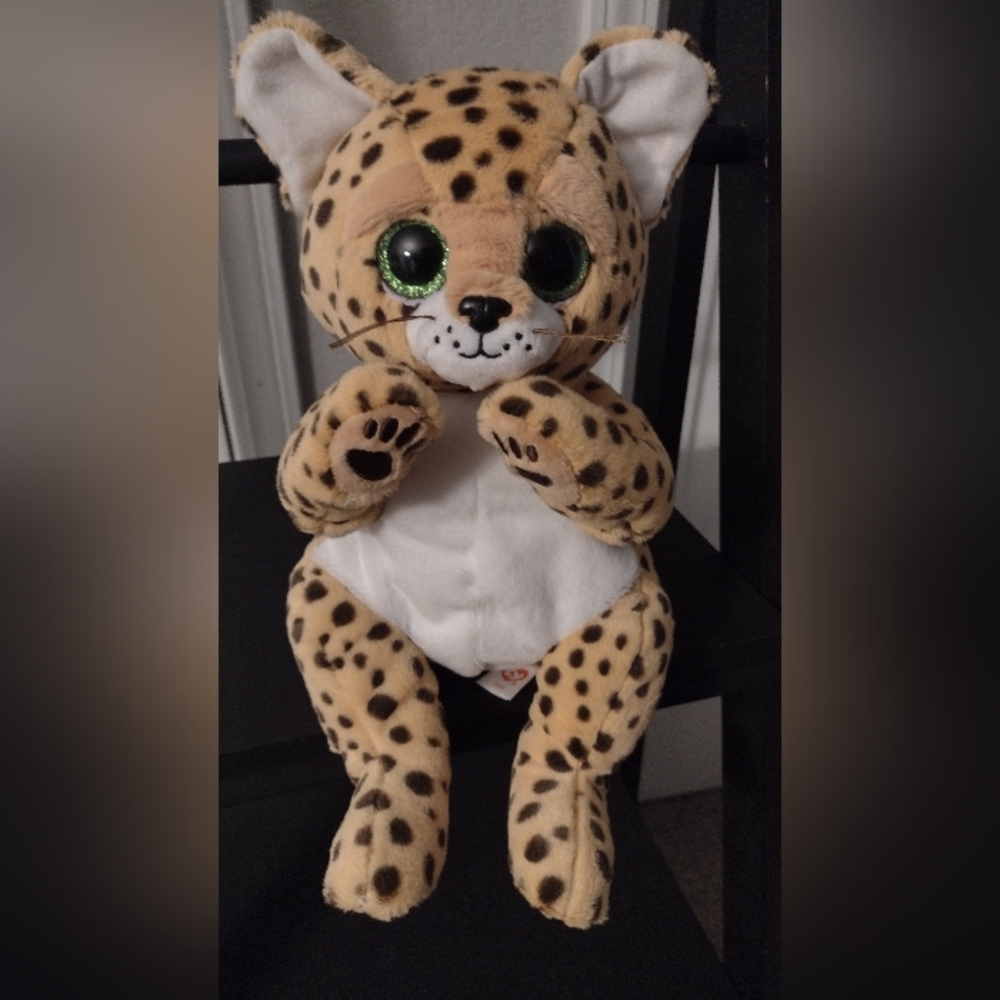 Very Soft! Leopard Plush with Green Eyes